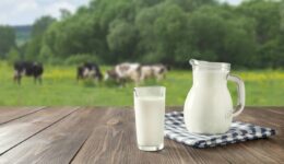 Süt Kaynatırken Tencerenin Dibinin Tutmasına Kesin Çözüm