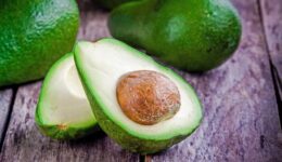 Avokado Yemeklerde Nasıl Kullanılır? Hangi Hastalıklara İyi Gelir?